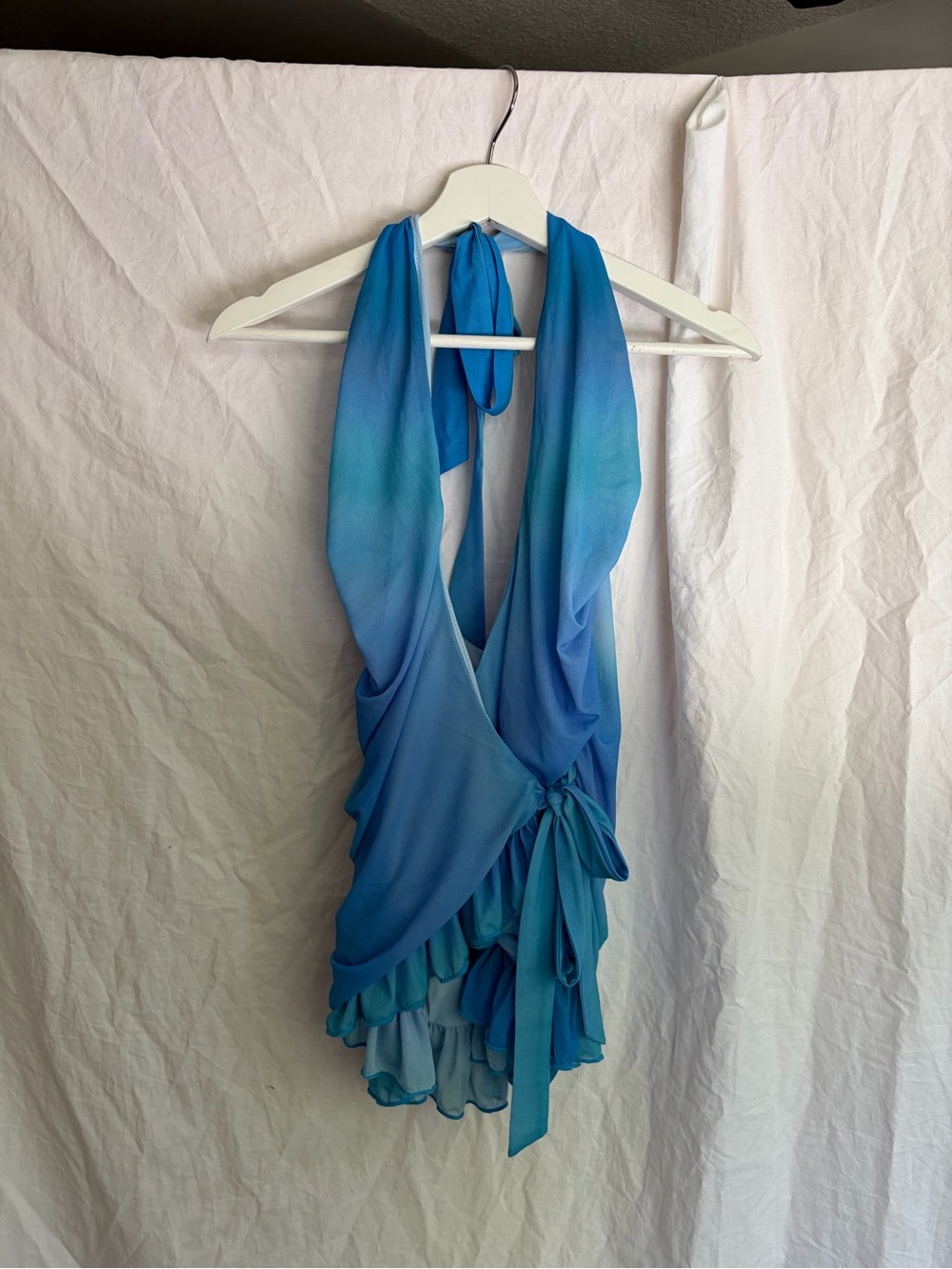 WHITE FOX Boutique Blue Ombre Halter Top Ruffled Ruched Size S party Y2K resort - Picture 2 of 16